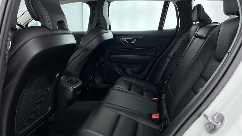 Volvo V60 Cross Country Cross Country, B5 AWD mild hybrid(Rear Camera-20'Alloys-Heated Seats)