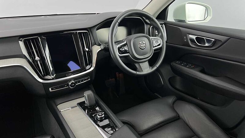 Volvo V60 Cross Country Cross Country, B5 AWD mild hybrid(Rear Camera-20'Alloys-Heated Seats)