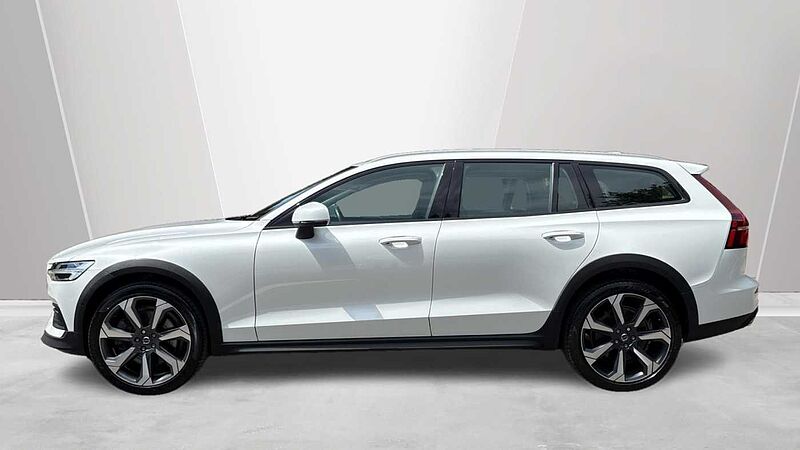 Volvo V60 Cross Country Cross Country, B5 AWD mild hybrid(Rear Camera-20'Alloys-Heated Seats)