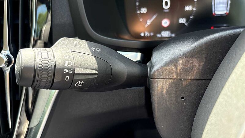 Volvo V60 Cross Country Cross Country, B5 AWD mild hybrid(Rear Camera-20'Alloys-Heated Seats)