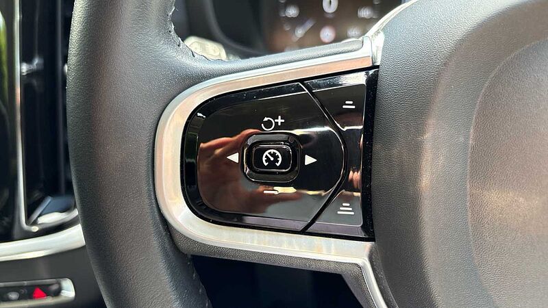 Volvo V60 Cross Country Cross Country, B5 AWD mild hybrid(Rear Camera-20'Alloys-Heated Seats)
