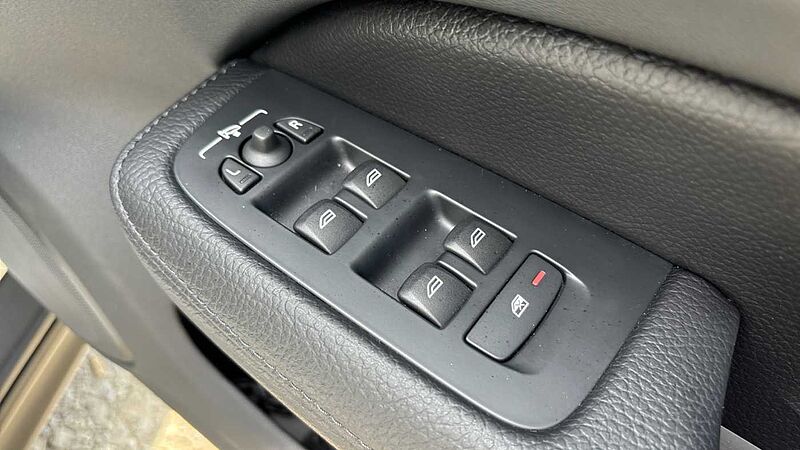 Volvo V60 Cross Country Cross Country, B5 AWD mild hybrid(Rear Camera-20'Alloys-Heated Seats)