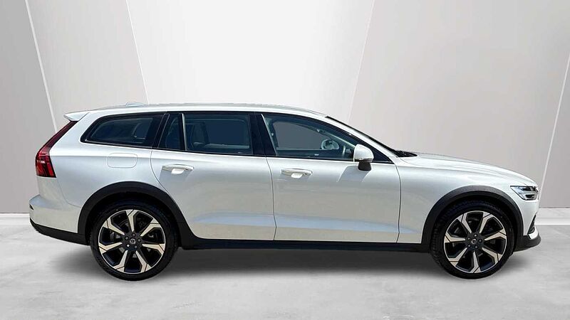 Volvo V60 Cross Country Cross Country, B5 AWD mild hybrid(Rear Camera-20'Alloys-Heated Seats)