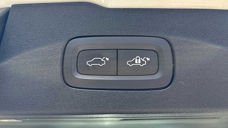 Volvo V60 Cross Country Cross Country, B5 AWD mild hybrid(Rear Camera-20'Alloys-Heated Seats)