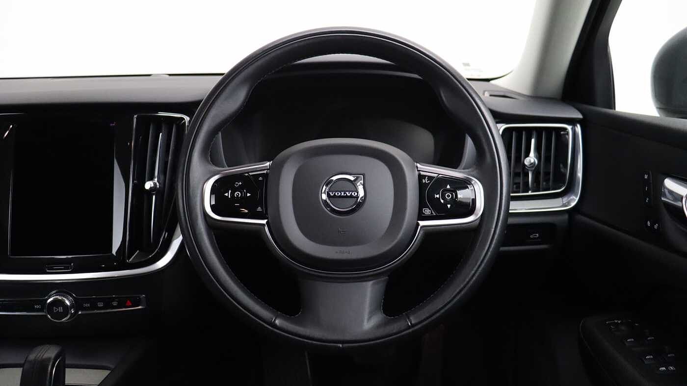 Volvo V60 B5 (P) AWD Pro (Driver Assist pack, Climate Pack, Tinted Windows)