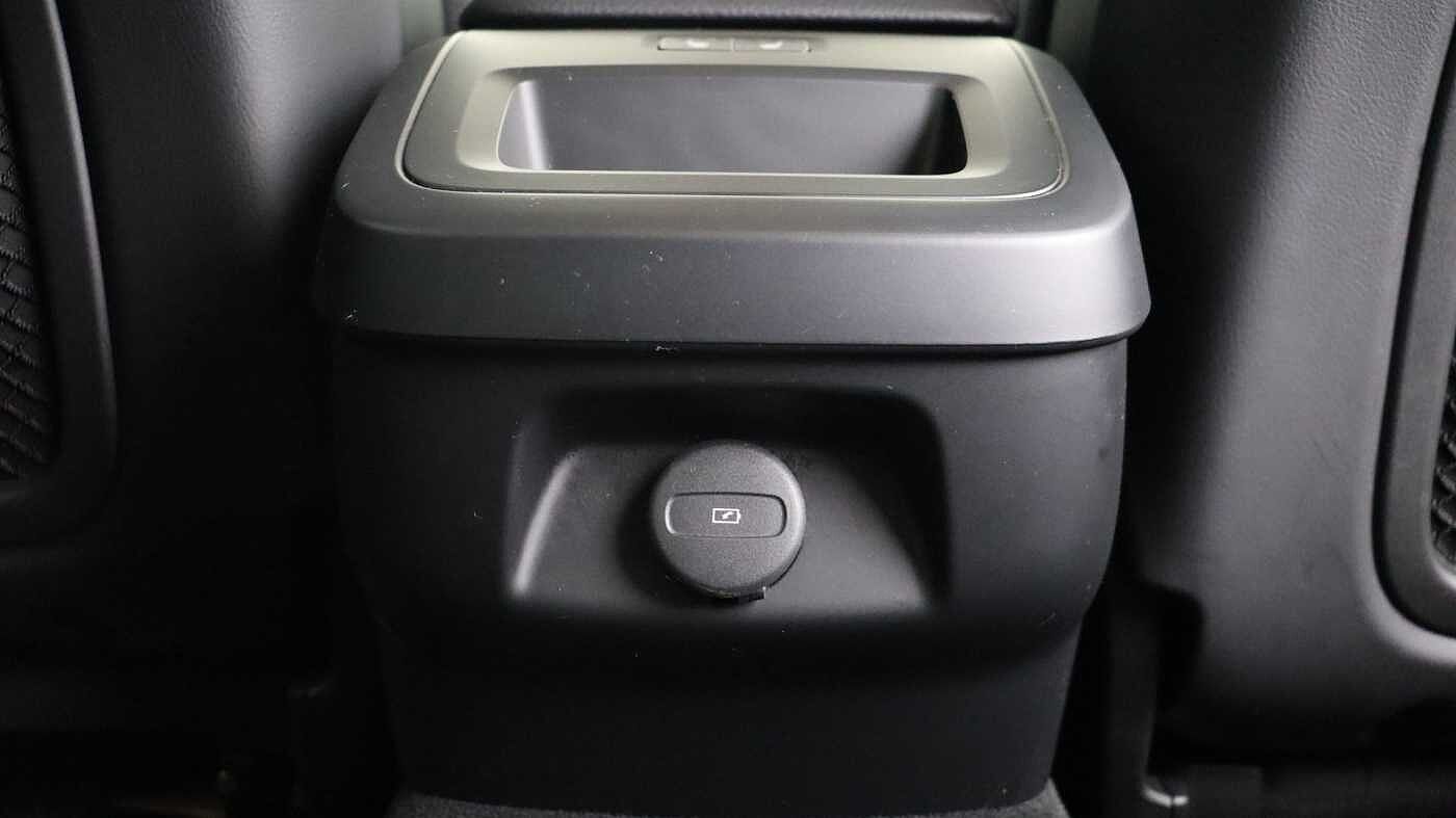 Volvo V60 B5 (P) AWD Pro (Driver Assist pack, Climate Pack, Tinted Windows)