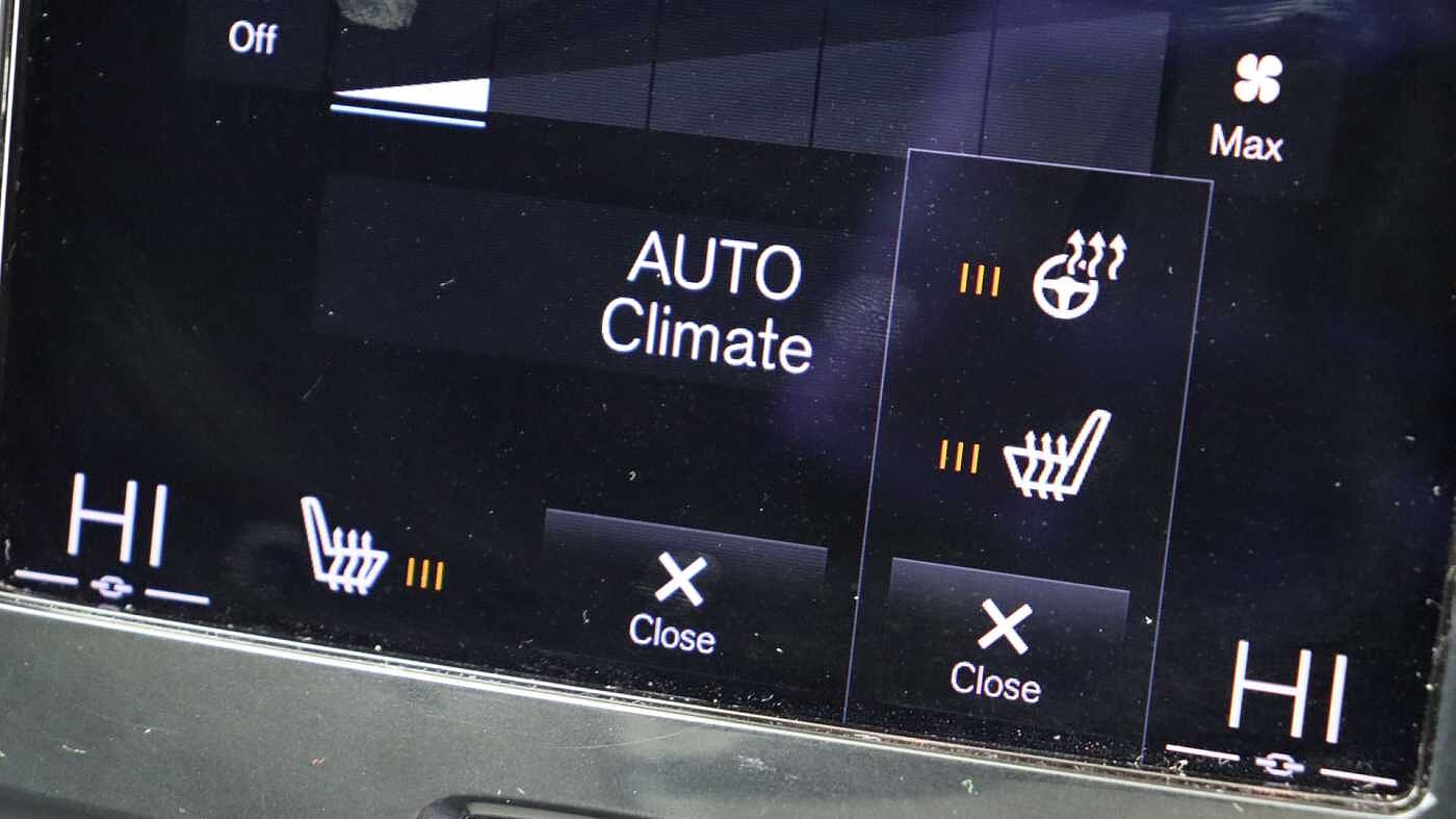 Volvo V60 B5 (P) AWD Pro (Driver Assist pack, Climate Pack, Tinted Windows)