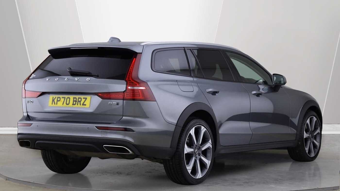 Volvo V60 B5 (P) AWD Pro (Driver Assist pack, Climate Pack, Tinted Windows)