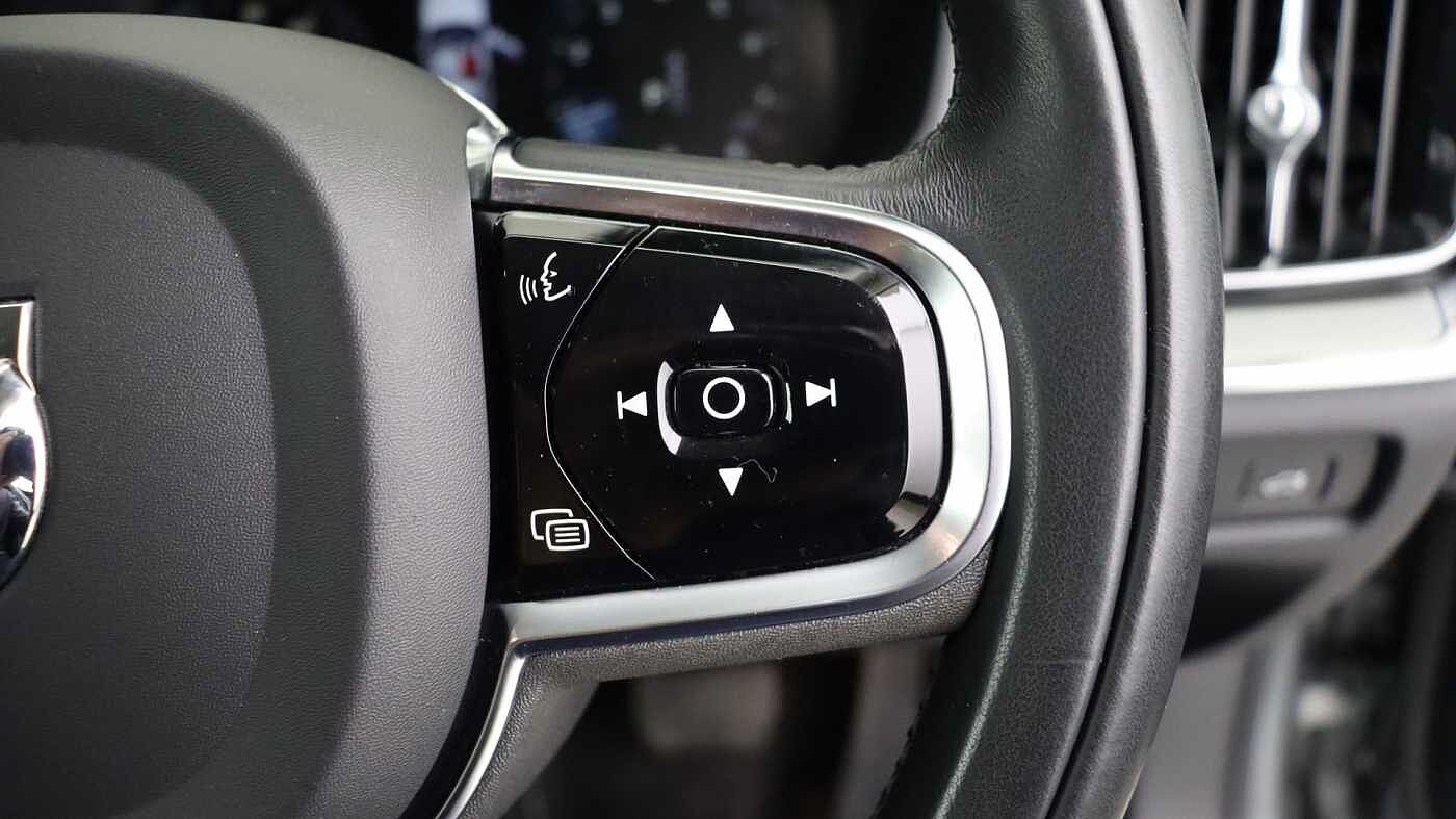 Volvo V60 B5 (P) AWD Pro (Driver Assist pack, Climate Pack, Tinted Windows)