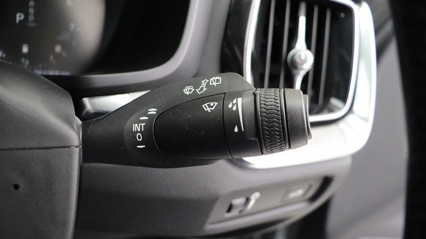Volvo V60 B5 (P) AWD Pro (Driver Assist pack, Climate Pack, Tinted Windows)