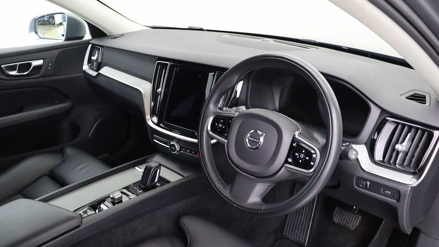 Volvo V60 B5 (P) AWD Pro (Driver Assist pack, Climate Pack, Tinted Windows)