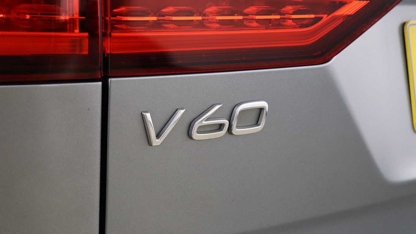 Volvo V60 B5 (P) AWD Pro (Driver Assist pack, Climate Pack, Tinted Windows)