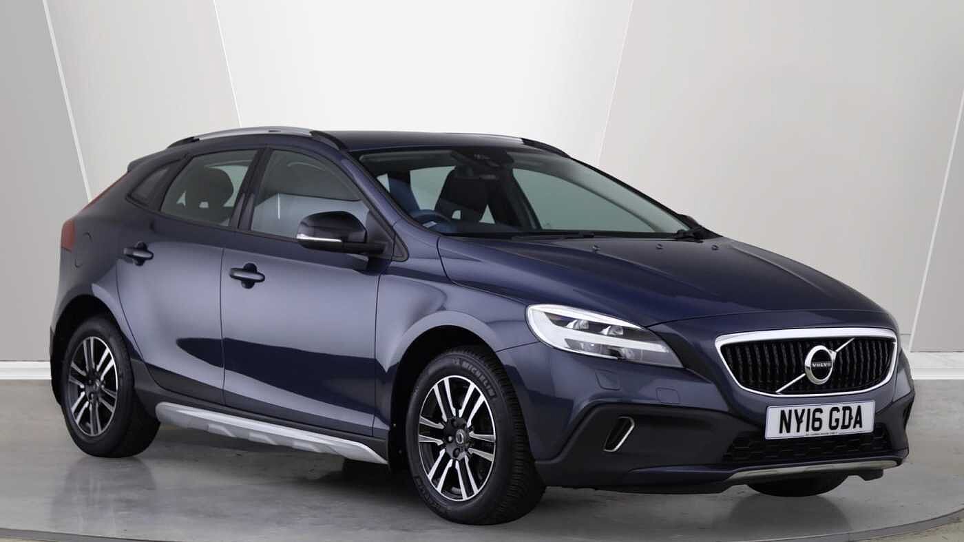 Volvo V40 Cross Country D2 Manual (Winter Pack, Heated Seats, City Safety, Bluetooth, )