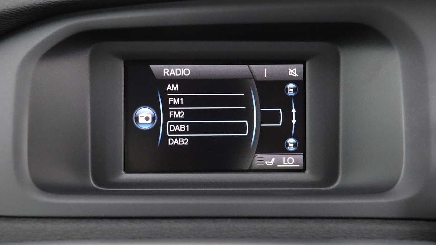 Volvo V40 Cross Country D2 Manual (Winter Pack, Heated Seats, City Safety, Bluetooth, )