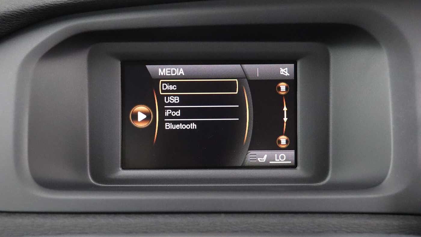 Volvo V40 Cross Country D2 Manual (Winter Pack, Heated Seats, City Safety, Bluetooth, )