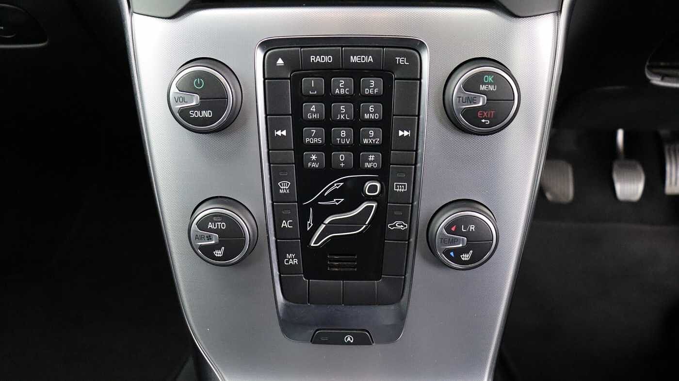 Volvo V40 Cross Country D2 Manual (Winter Pack, Heated Seats, City Safety, Bluetooth, )