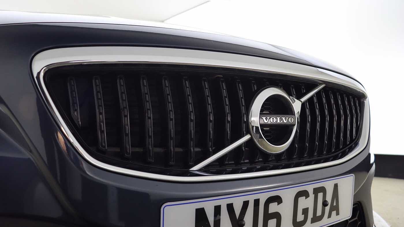Volvo V40 Cross Country D2 Manual (Winter Pack, Heated Seats, City Safety, Bluetooth, )