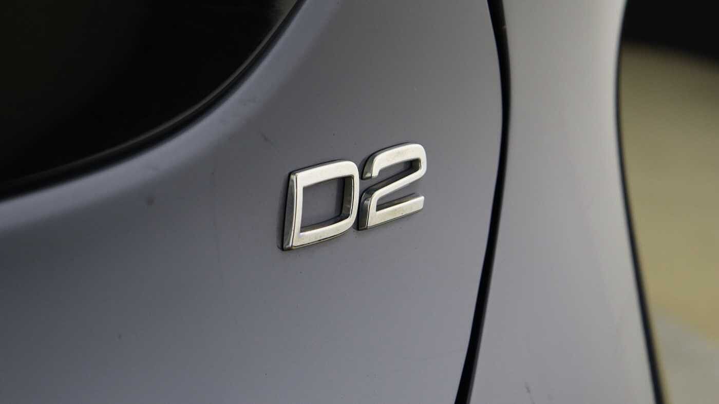 Volvo V40 Cross Country D2 Manual (Winter Pack, Heated Seats, City Safety, Bluetooth, )