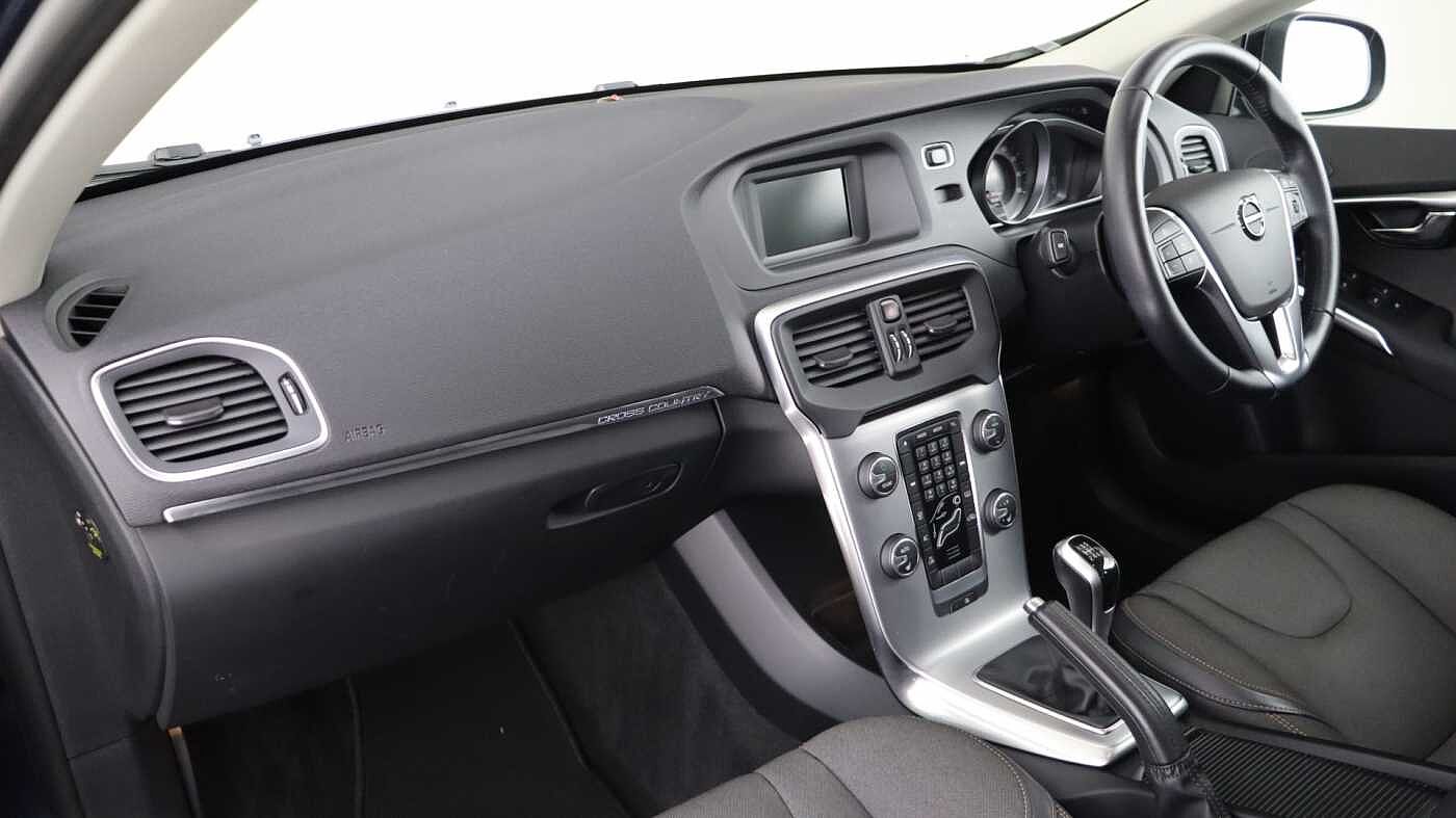 Volvo V40 Cross Country D2 Manual (Winter Pack, Heated Seats, City Safety, Bluetooth, )