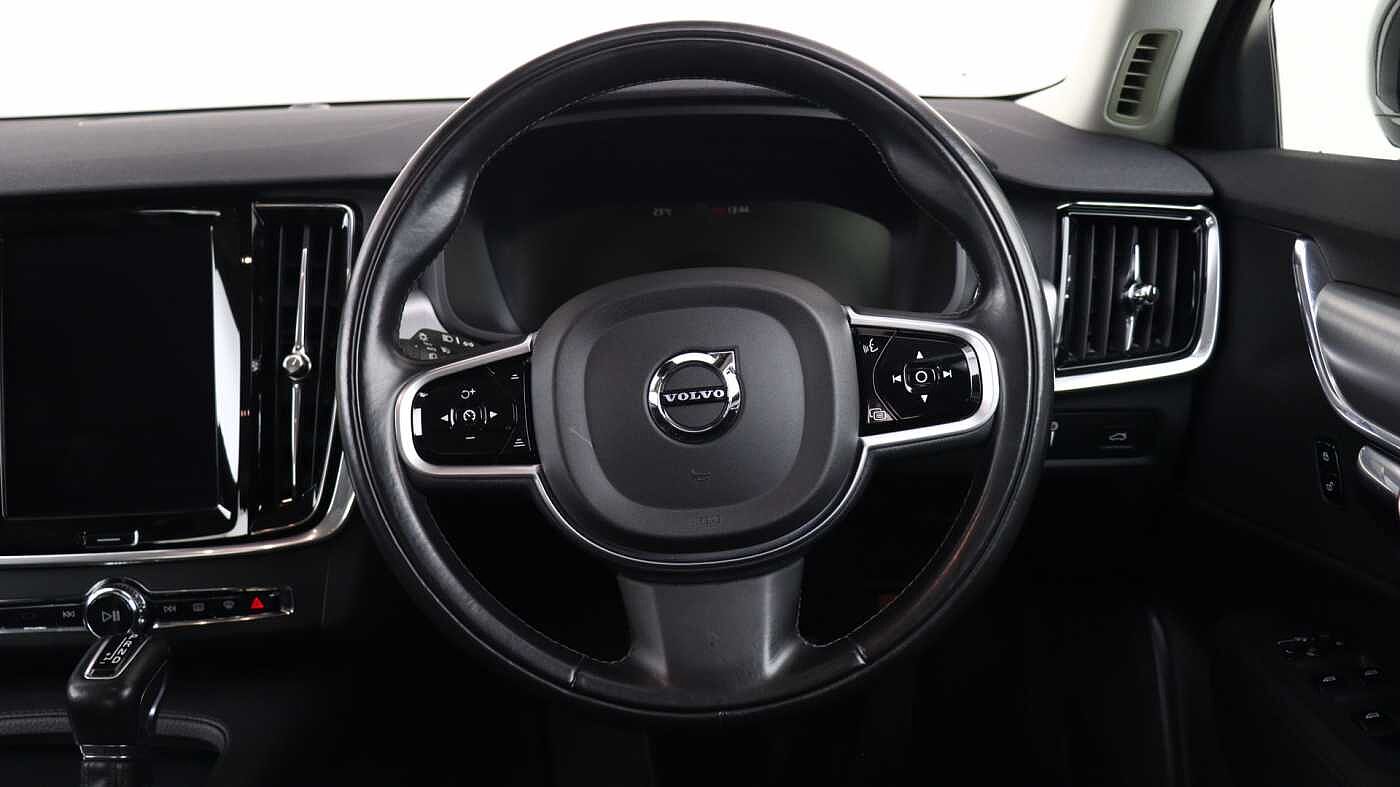 Volvo S90 D4 Momentum Auto (Pilot Assist, Winter Pack, Bluetooth)