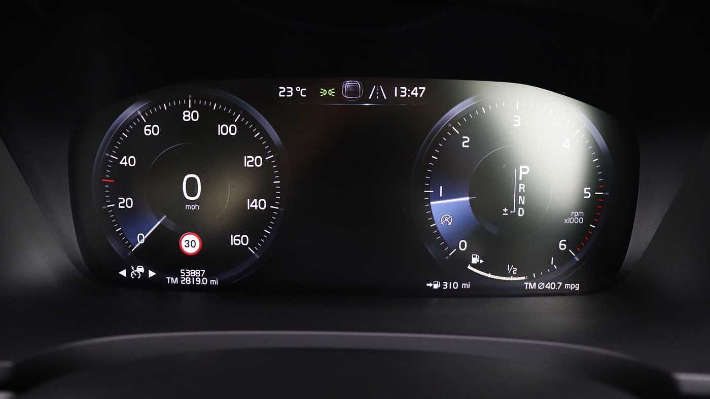 Volvo S90 D4 Momentum Auto (Pilot Assist, Winter Pack, Bluetooth)