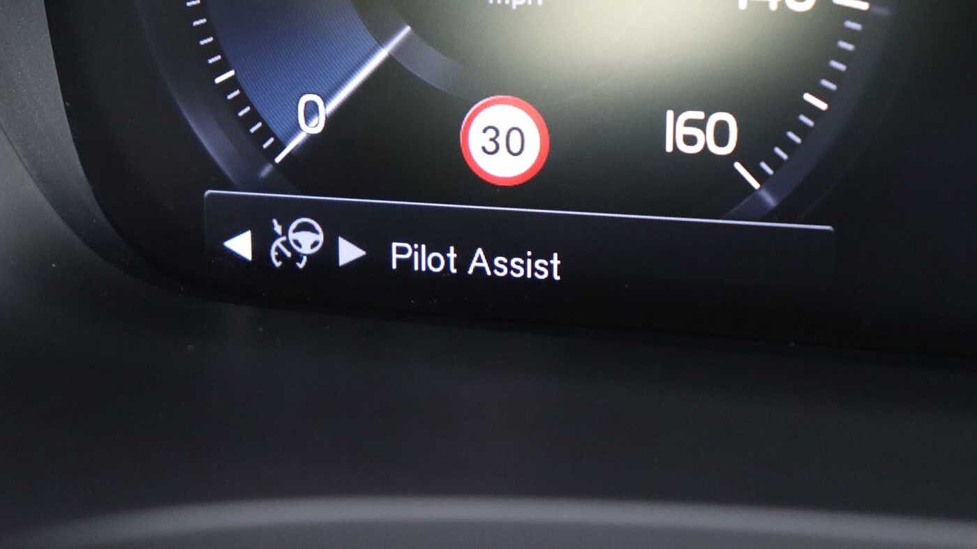 Volvo S90 D4 Momentum Auto (Pilot Assist, Winter Pack, Bluetooth)