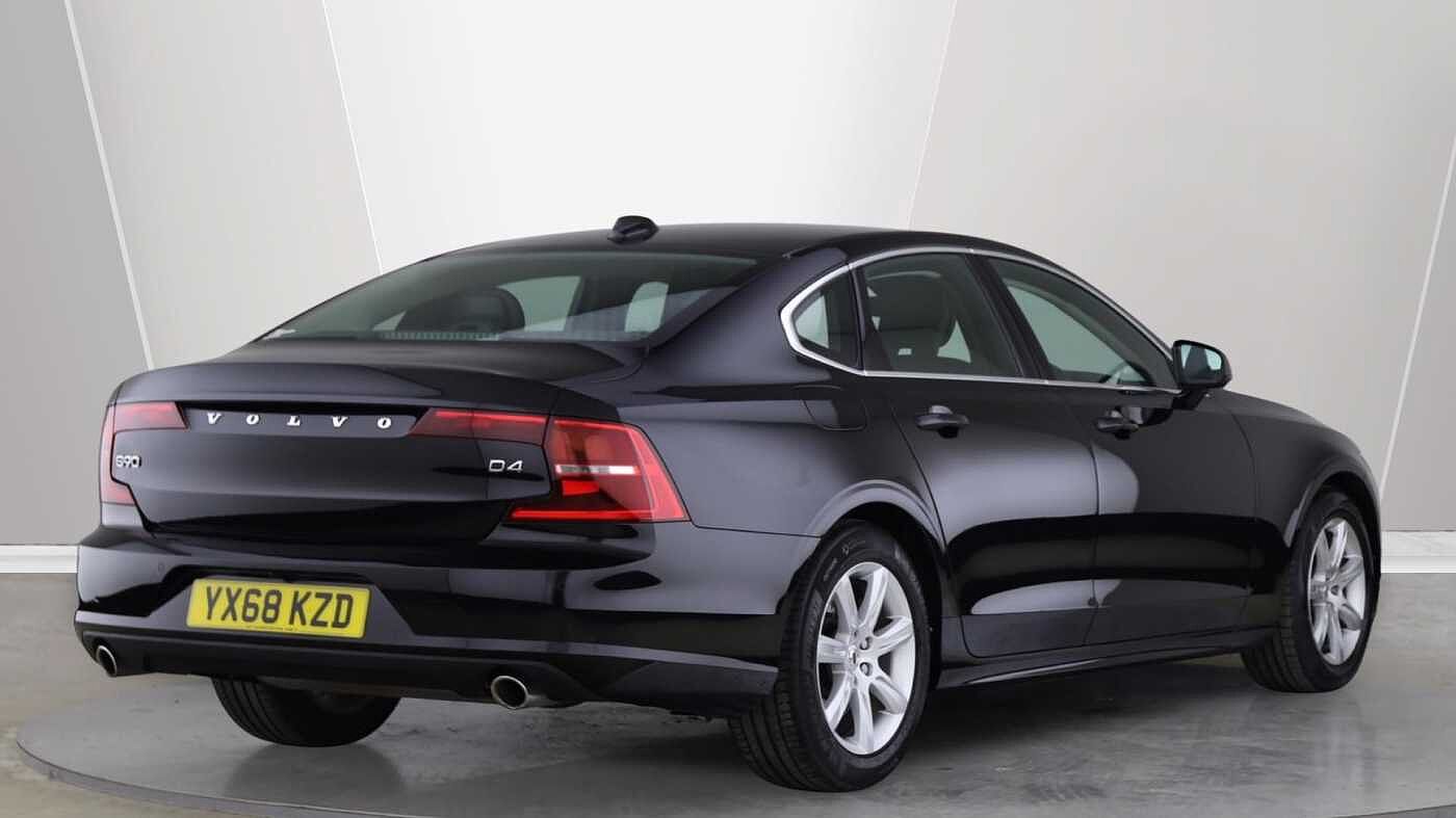 Volvo S90 D4 Momentum Auto (Pilot Assist, Winter Pack, Bluetooth)