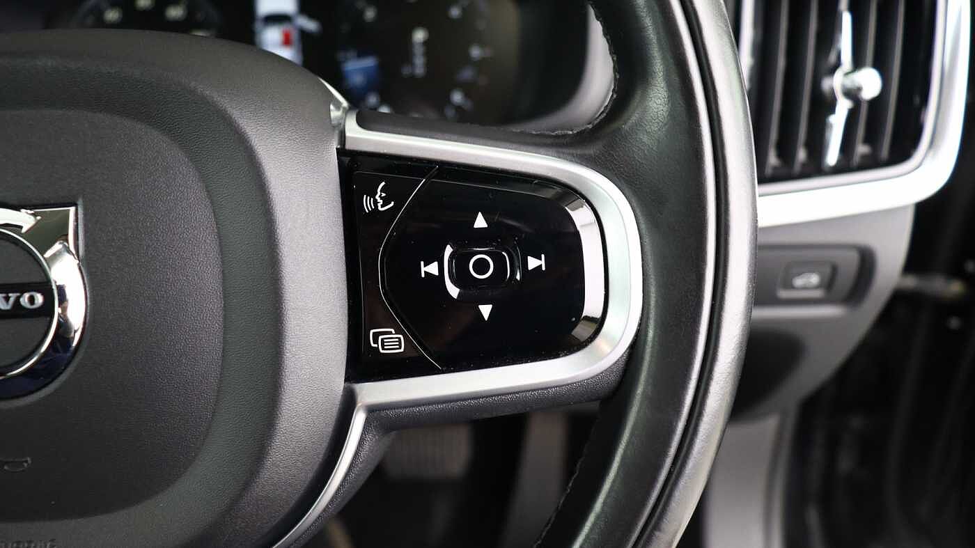 Volvo S90 D4 Momentum Auto (Pilot Assist, Winter Pack, Bluetooth)