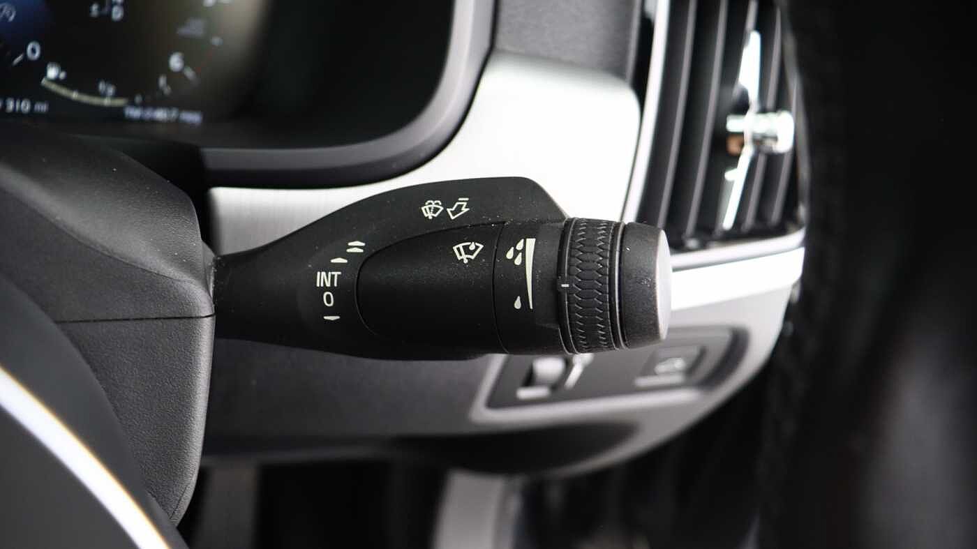 Volvo S90 D4 Momentum Auto (Pilot Assist, Winter Pack, Bluetooth)