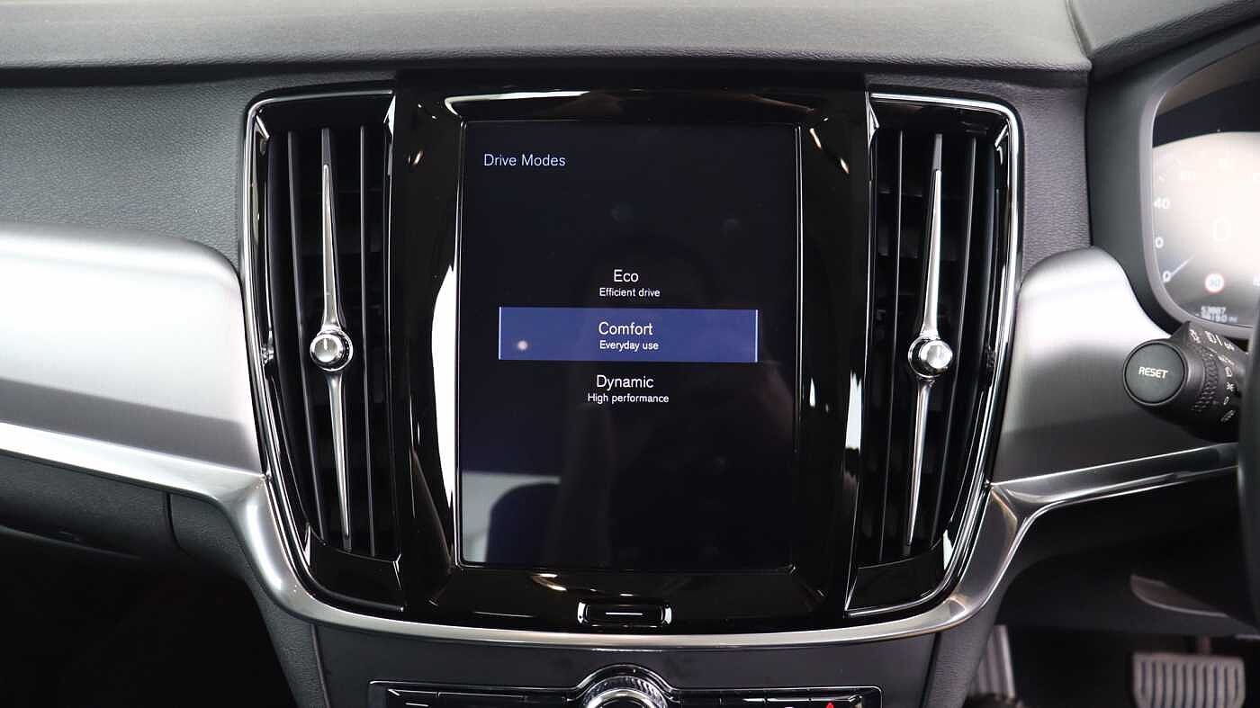 Volvo S90 D4 Momentum Auto (Pilot Assist, Winter Pack, Bluetooth)