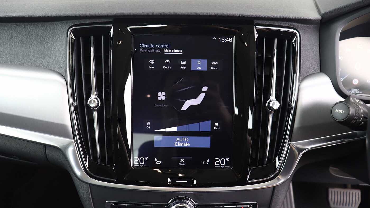 Volvo S90 D4 Momentum Auto (Pilot Assist, Winter Pack, Bluetooth)