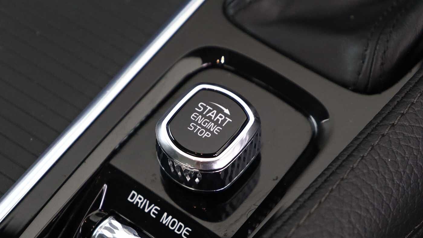 Volvo S90 D4 Momentum Auto (Pilot Assist, Winter Pack, Bluetooth)
