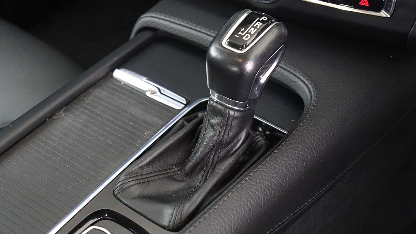 Volvo S90 D4 Momentum Auto (Pilot Assist, Winter Pack, Bluetooth)