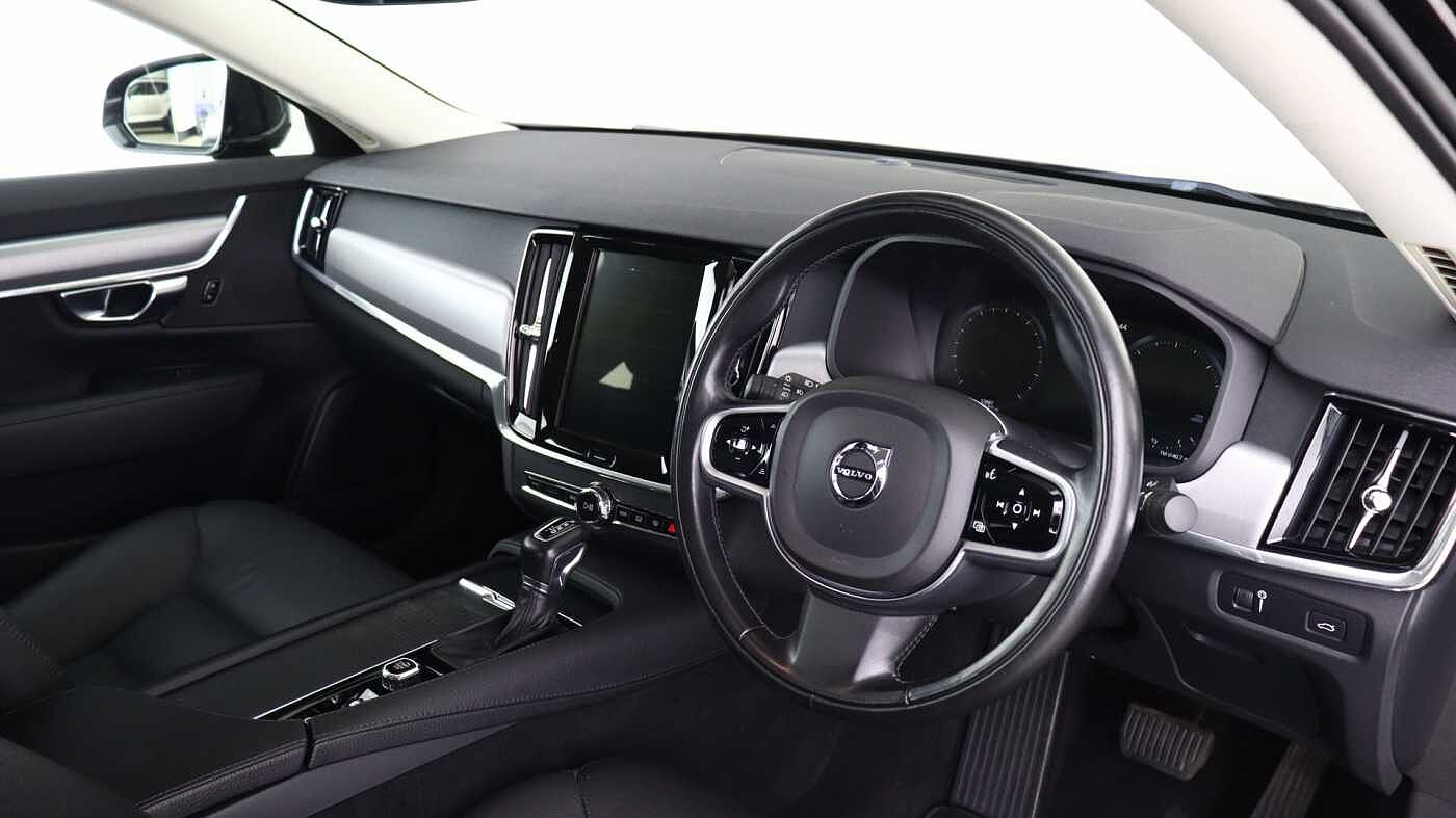 Volvo S90 D4 Momentum Auto (Pilot Assist, Winter Pack, Bluetooth)
