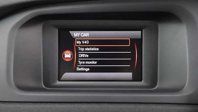 Volvo V40 Cross Country D2 Manual (Winter Pack, Heated Seats, City Safety, Bluetooth,)