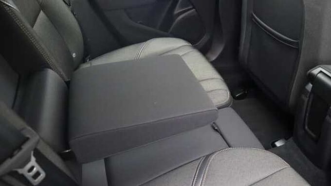 Volvo V40 Cross Country D2 Manual (Winter Pack, Heated Seats, City Safety, Bluetooth,)