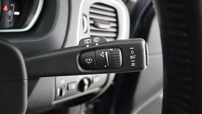 Volvo V40 Cross Country D2 Manual (Winter Pack, Heated Seats, City Safety, Bluetooth,)