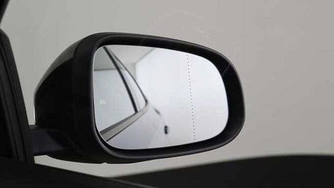 Volvo V40 Cross Country D2 Manual (Winter Pack, Heated Seats, City Safety, Bluetooth,)