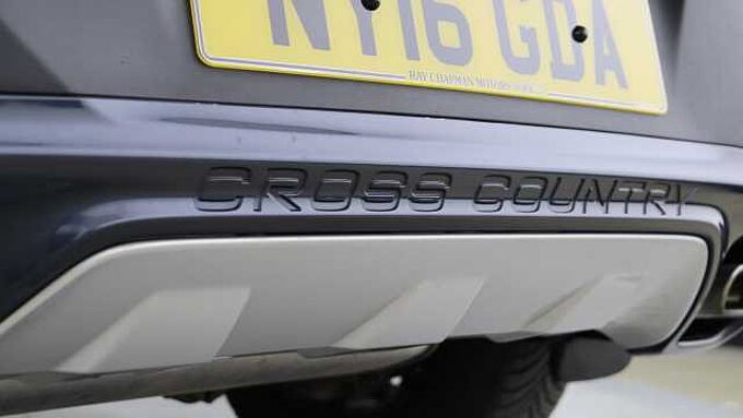 Volvo V40 Cross Country D2 Manual (Winter Pack, Heated Seats, City Safety, Bluetooth,)