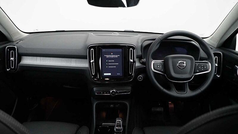 Volvo XC40 B4 (P) Ultra Dark Auto (Sunroof, 360 Camera, BLIS)