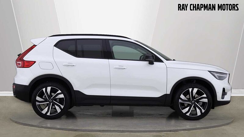 Volvo XC40 B4 (P) Ultra Dark Auto (Sunroof, 360 Camera, BLIS)