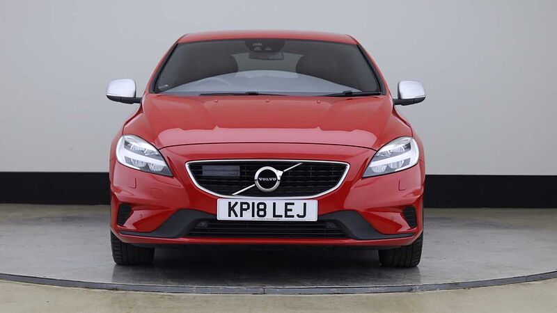 Volvo V40 T2 R-Design Pro Auto (SatNav, Rear Park Assist, BLIS)