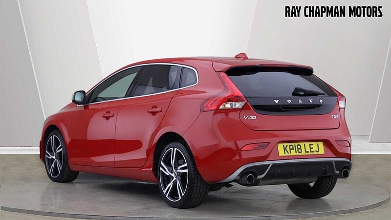 Volvo V40 T2 R-Design Pro Auto (SatNav, Rear Park Assist, BLIS)