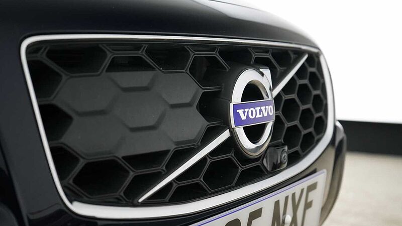 Volvo XC70 D5 AWD SE Lux (Driver Support, Winter Pack, Premium Sound, Air Suspension)