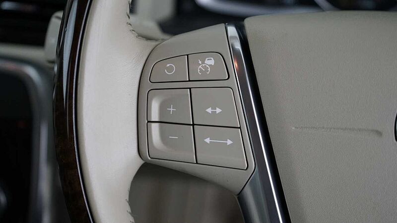Volvo XC70 D5 AWD SE Lux (Driver Support, Winter Pack, Premium Sound, Air Suspension)