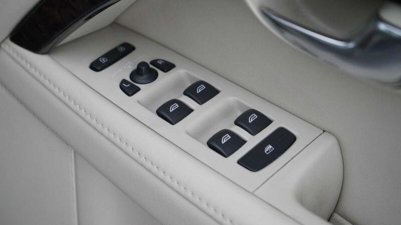 Volvo XC70 D5 AWD SE Lux (Driver Support, Winter Pack, Premium Sound, Air Suspension)