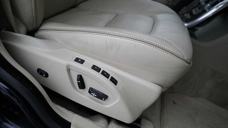 Volvo XC70 D5 AWD SE Lux (Driver Support, Winter Pack, Premium Sound, Air Suspension)