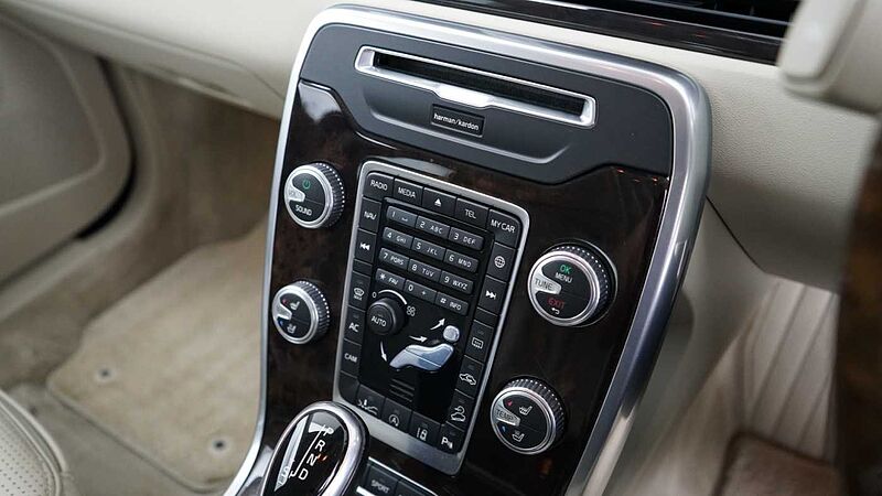Volvo XC70 D5 AWD SE Lux (Driver Support, Winter Pack, Premium Sound, Air Suspension)