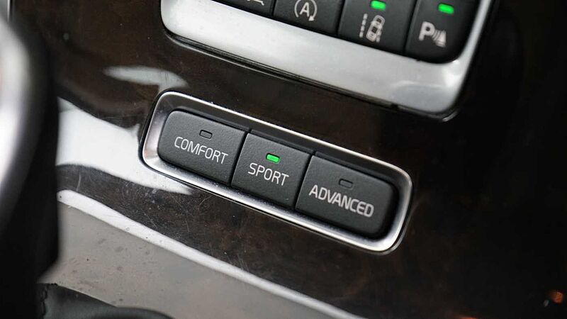 Volvo XC70 D5 AWD SE Lux (Driver Support, Winter Pack, Premium Sound, Air Suspension)