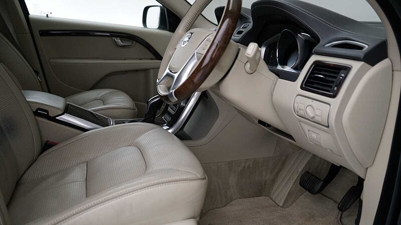 Volvo XC70 D5 AWD SE Lux (Driver Support, Winter Pack, Premium Sound, Air Suspension)